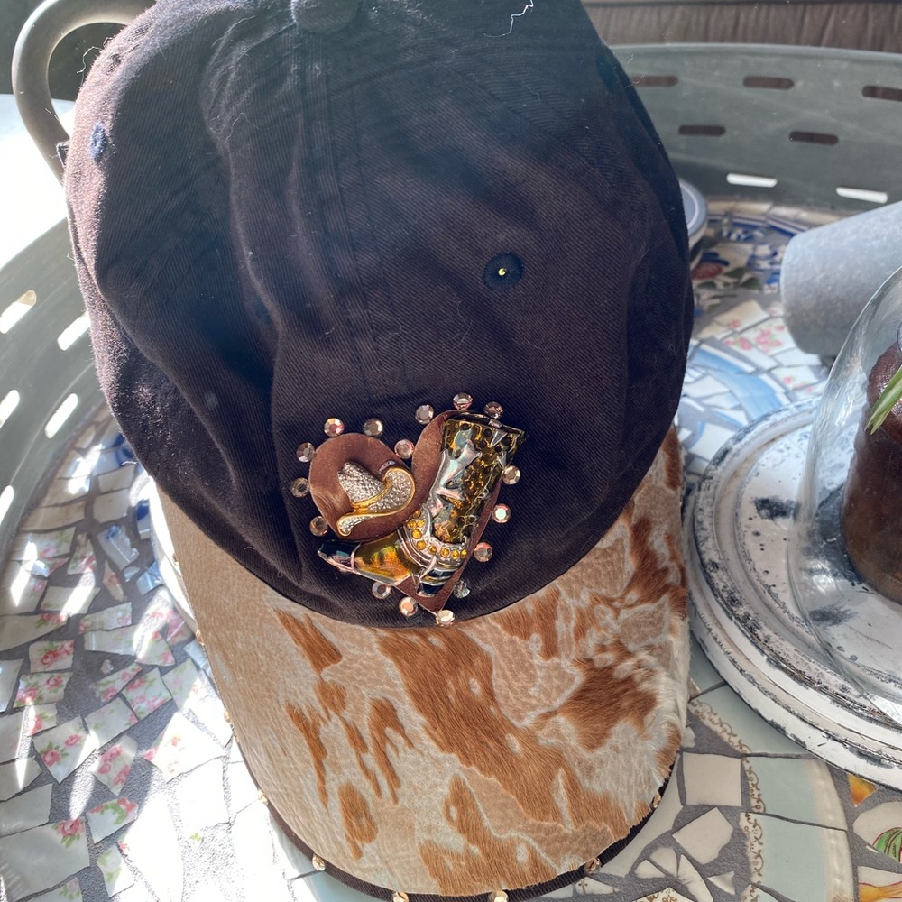 Cowgirl cap!
